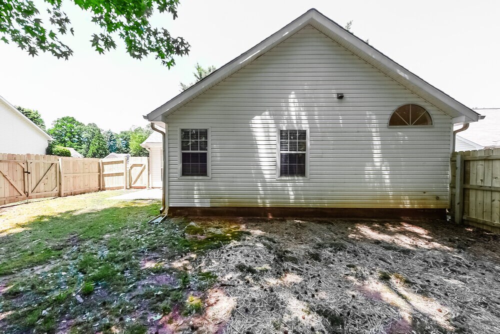 Building Photo - 642 Beaver Run Trce