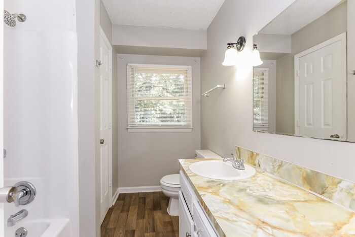 Building Photo - 3910 Walnut Hill Ct