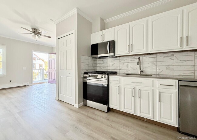 Building Photo - 621 2nd St