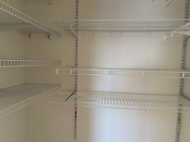 Building Photo - 1088 N Claremont Dr