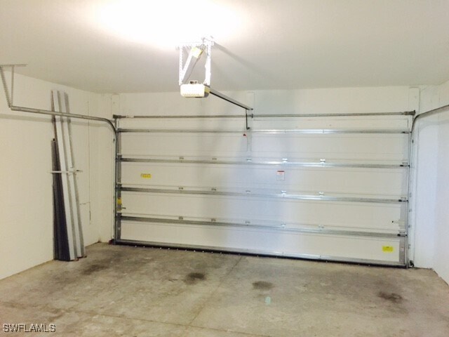Building Photo - 10830 Alvara Way