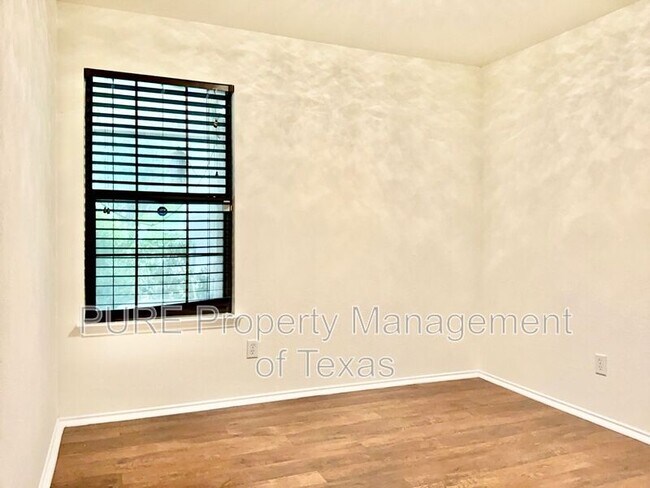 Building Photo - 2306 Kuykendall Dr