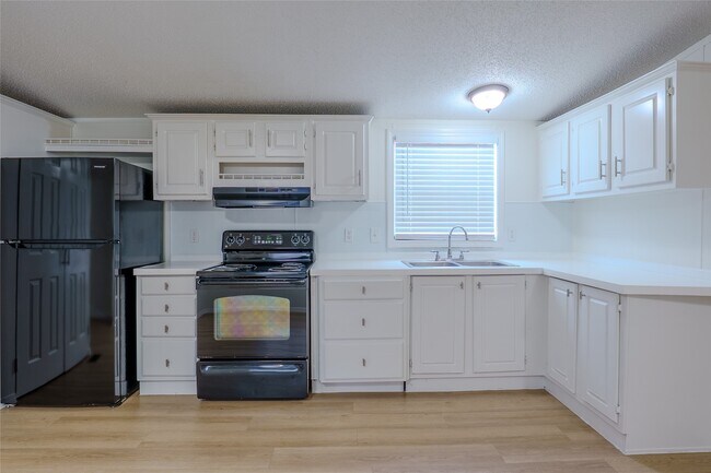 Building Photo - 20511 N Navasota St