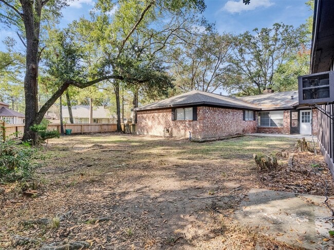 Building Photo - 3202 Lakehaven Dr