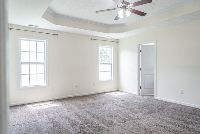 Building Photo - 289 Strike Eagle Dr
