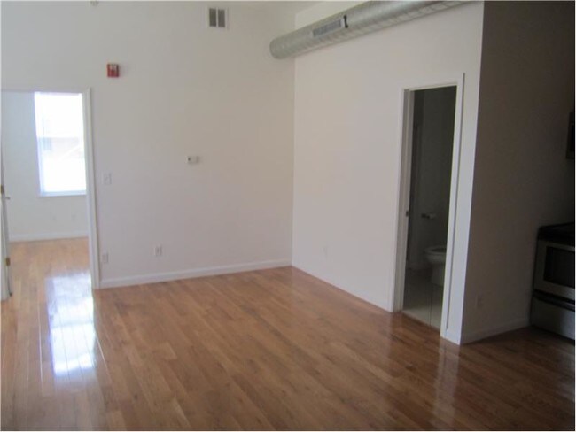 Building Photo - 1801 W Master St