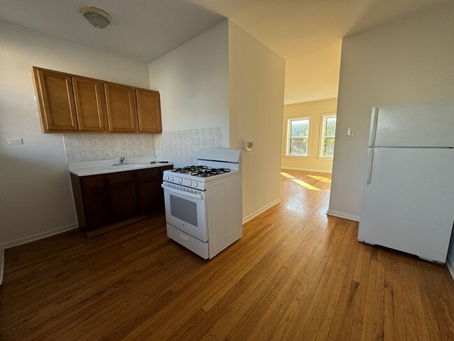 Building Photo - 2661 N Spaulding Ave