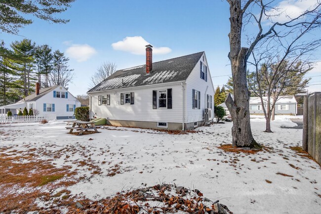 Building Photo - 3BR Cape Available 2/1