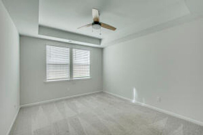 Building Photo - Available March 10th. Beautiful 6 BR/4.5 BA Home in Tanner Plantation!