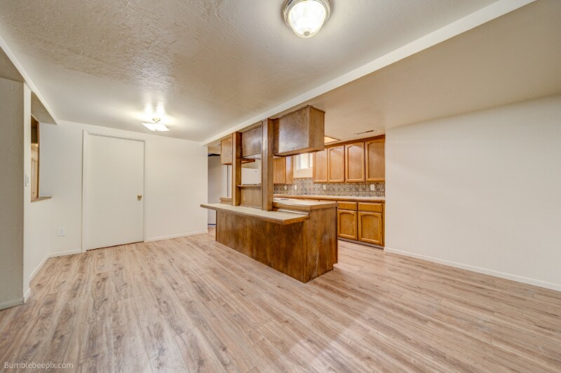 Building Photo - 101 E Miller Ave