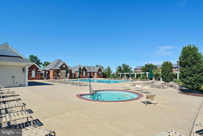 Building Photo - 43395 Briar Creek Terrace