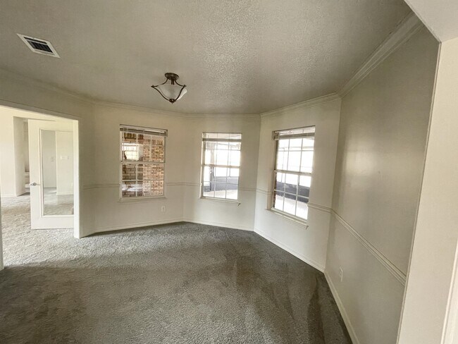 Building Photo - 2212 Peachwood Ct