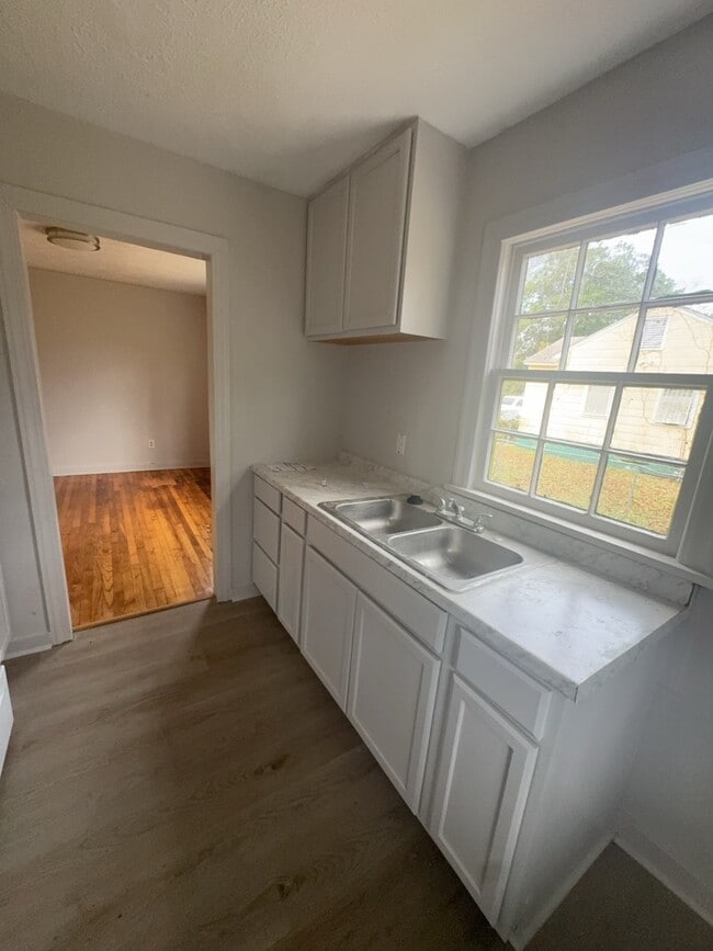 Building Photo - 4426 Desoto St