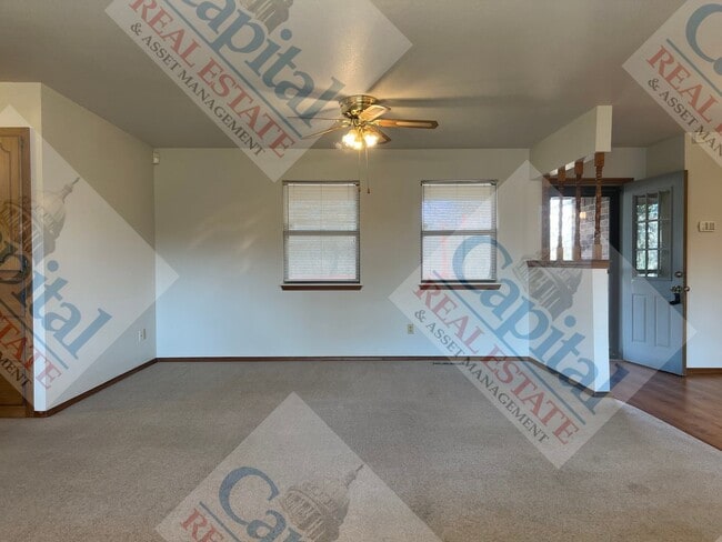 Building Photo - Country Beauty