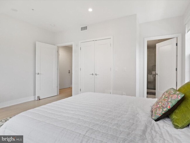 Building Photo - 1701 16th St N