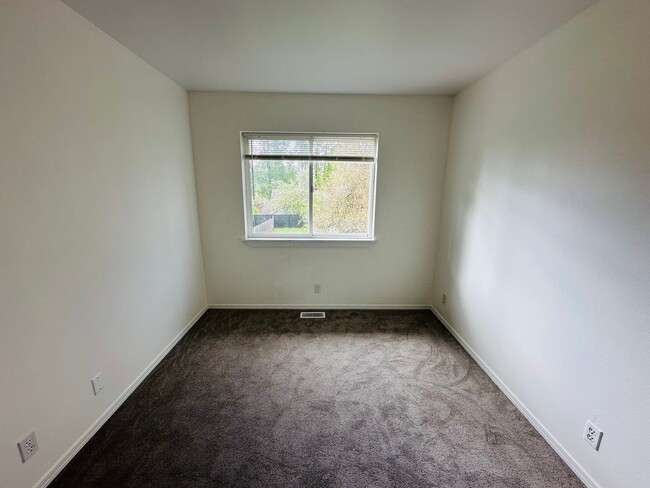 Building Photo - 3 Bed 2.5 Bath Roosevelt Area Remodeled  M...