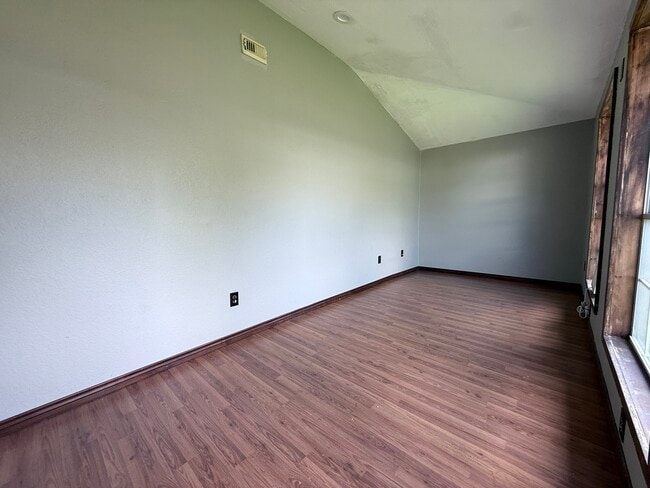 Building Photo - 4006 Cedar Ridge Ct