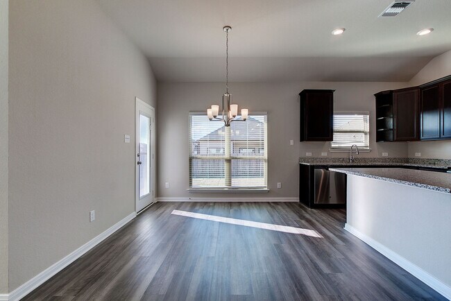 Building Photo - 1122 Lilac Ledge Dr