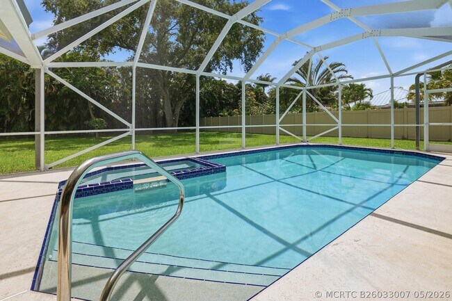 Building Photo - 15600 Rolling Meadows Cir