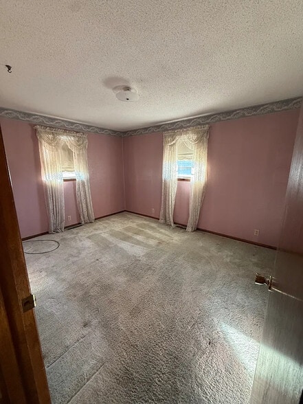 Building Photo - 4410 E 26th St