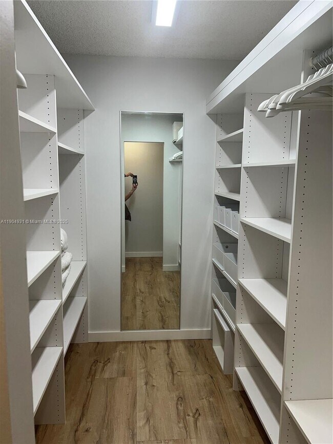 Building Photo - 2751 S Ocean Dr