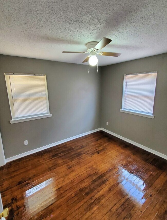 Building Photo - 3 bed 1 bath in Midwest City