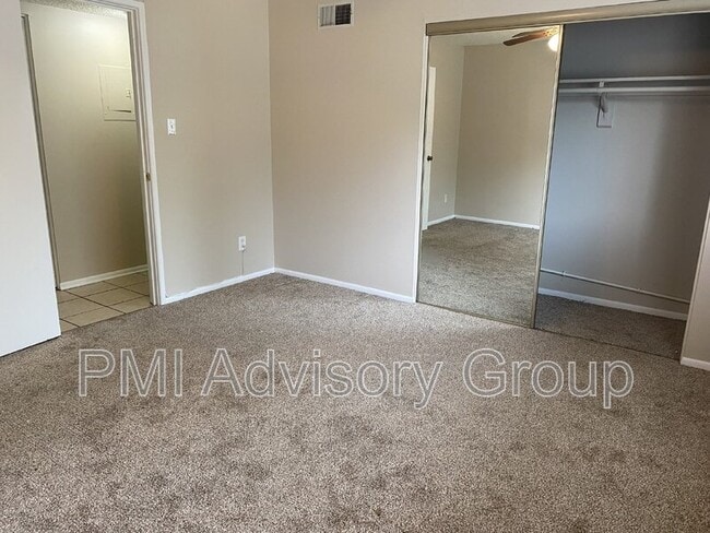 Building Photo - 3101 SW Macvicar Ave