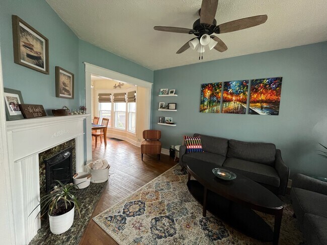 Living Room View 2 - 952 Tecumseh St