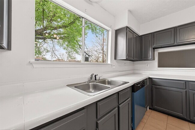 Building Photo - Beechbend Drive, Missouri City, TX 77489 - 4 BR 2.5 BA single-family home