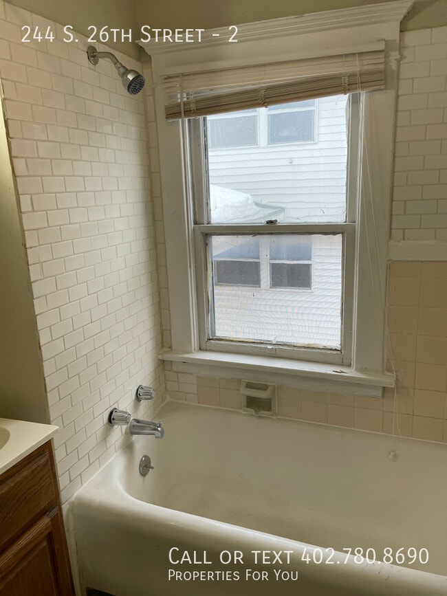 Building Photo - 244 S 26th St