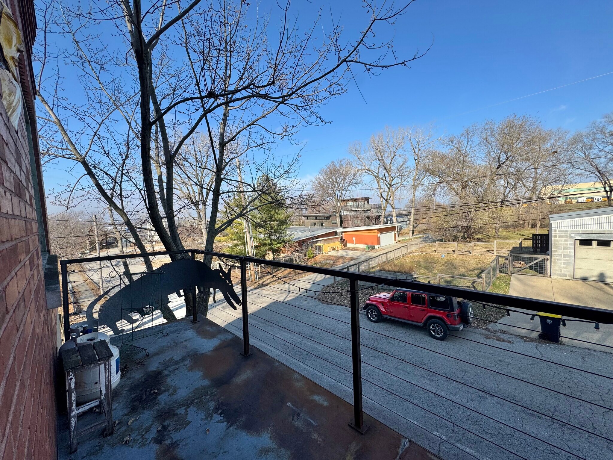 Building Photo - 915 W 16th St