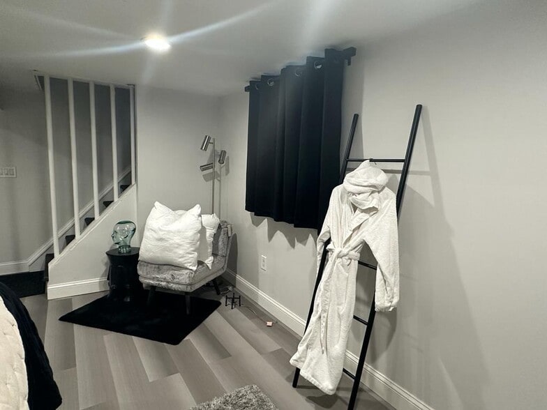 Building Photo - 13306 145th St