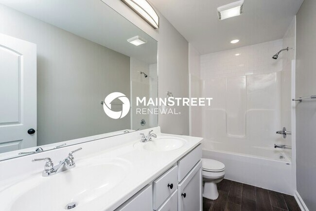 Building Photo - 3 Bedroom Pet-Friendly Home in Jeffersonvi...