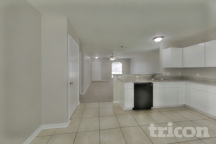 Building Photo - 8707 Texas Acorn Ave