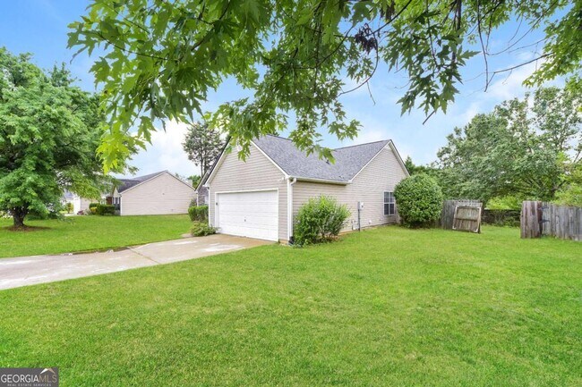 Building Photo - 1525 Julianna Dr