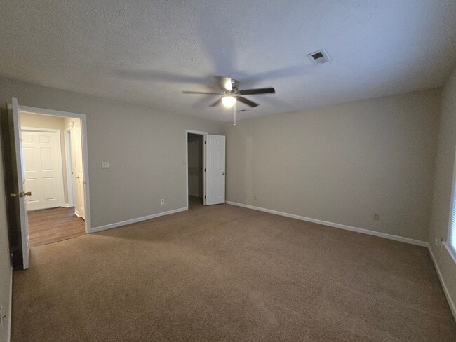 Building Photo - 2904 Rosemeade~Meadowbrook