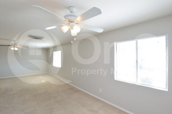 Building Photo - 1623 E Palmcroft Dr