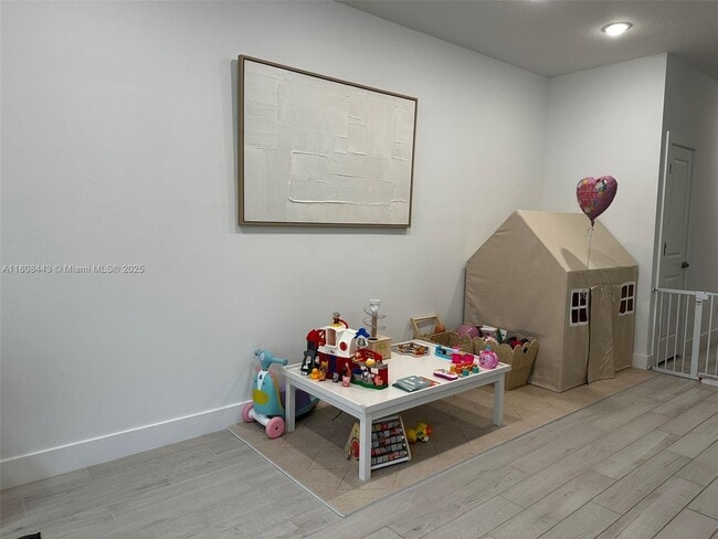 Building Photo - 1414 Gopher Ter