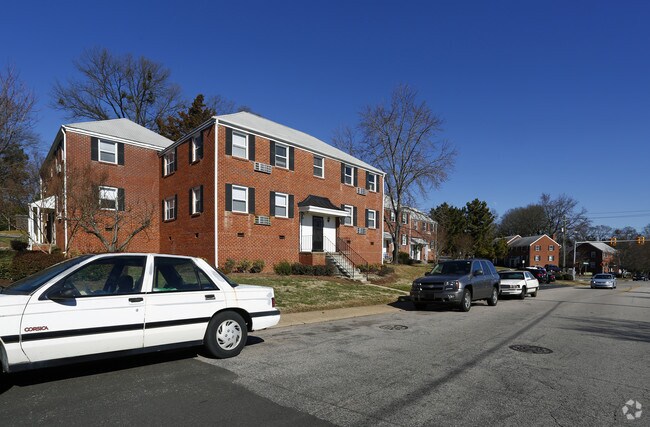 Primary Photo - Smallwood Apartments