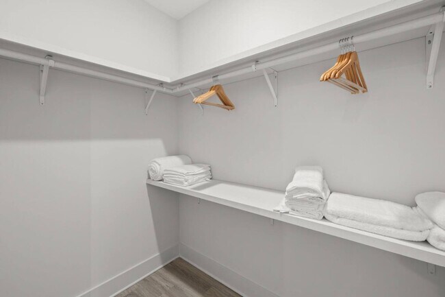 Building Photo - 605 N 12th St