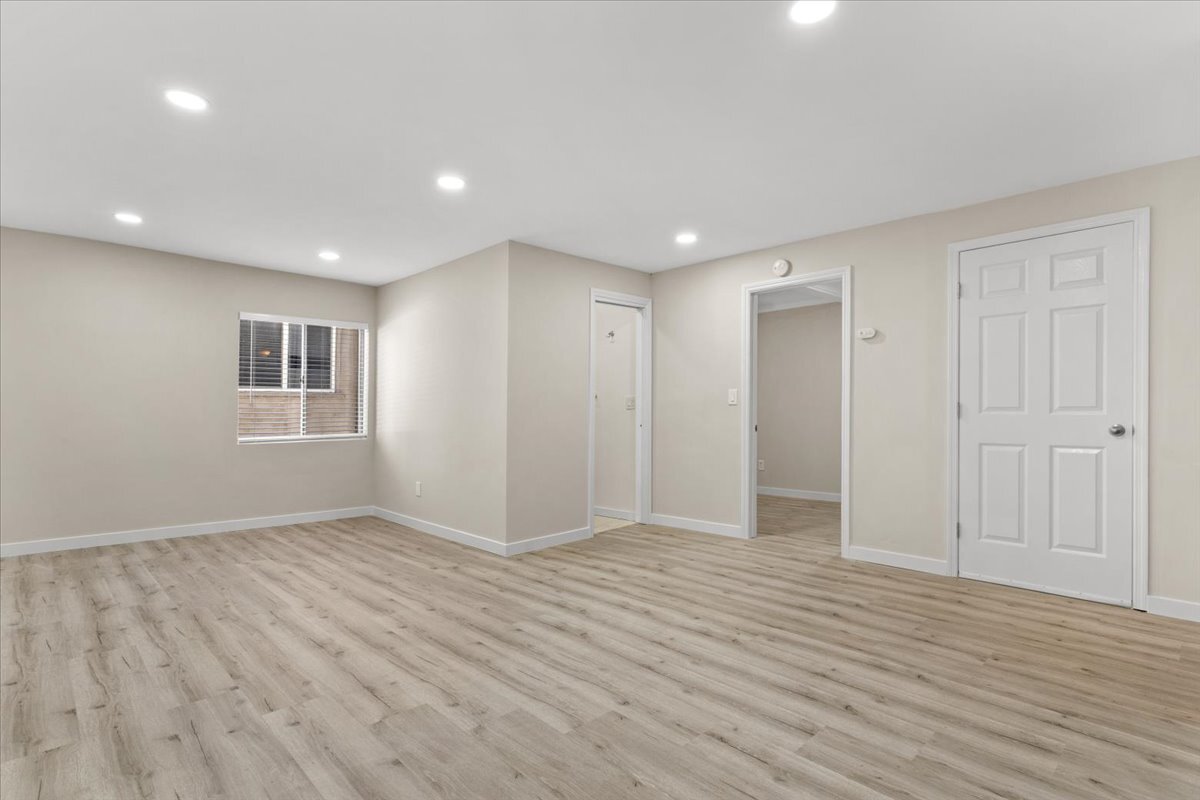 Building Photo - 3652 Fredonia Dr