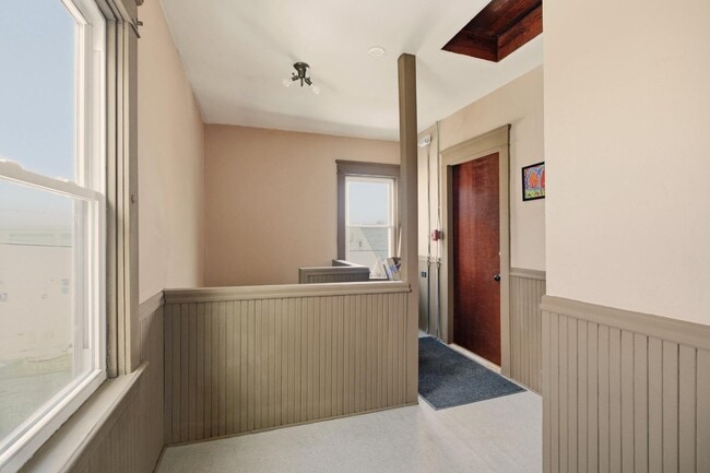 Building Photo - 984 York Ave