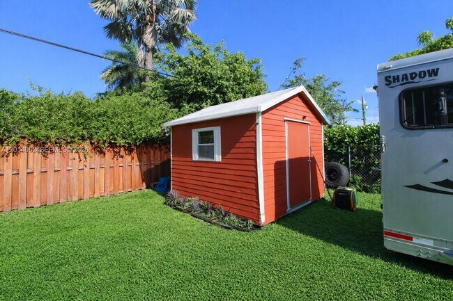 Building Photo - 27420 SW 165th Ave