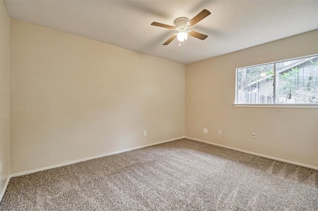 Building Photo - 45 Blue Fox Rd