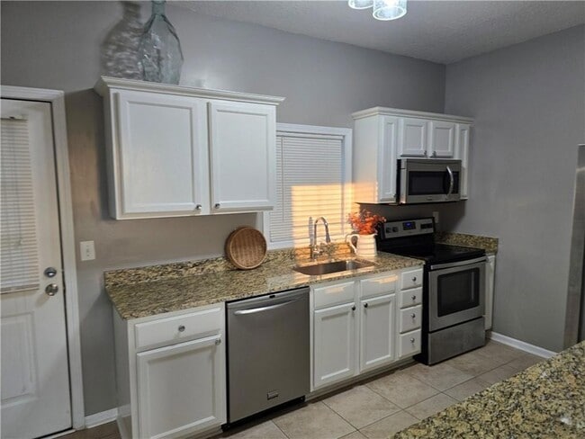 Building Photo - 31 Corinth Rd