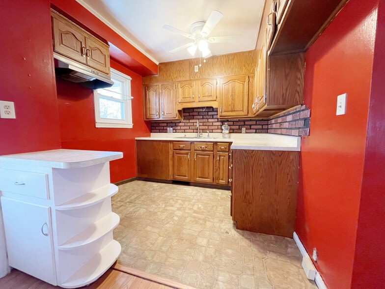 Building Photo - 1345 S Liberty St