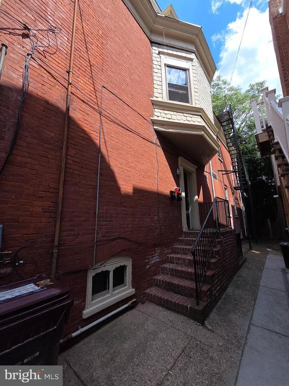 Building Photo - 2118 Washington St