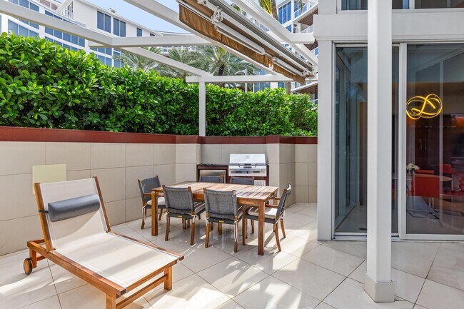 Building Photo - 1000 S Ocean Blvd