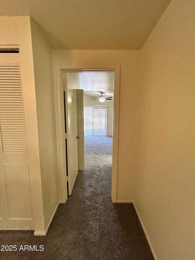 Building Photo - 2120 N Yucca Ct