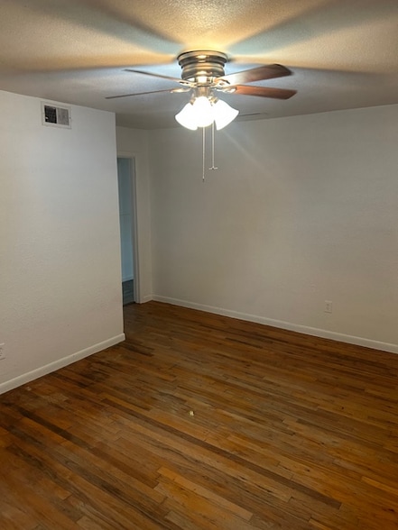 Building Photo - 712 N Wright Ave